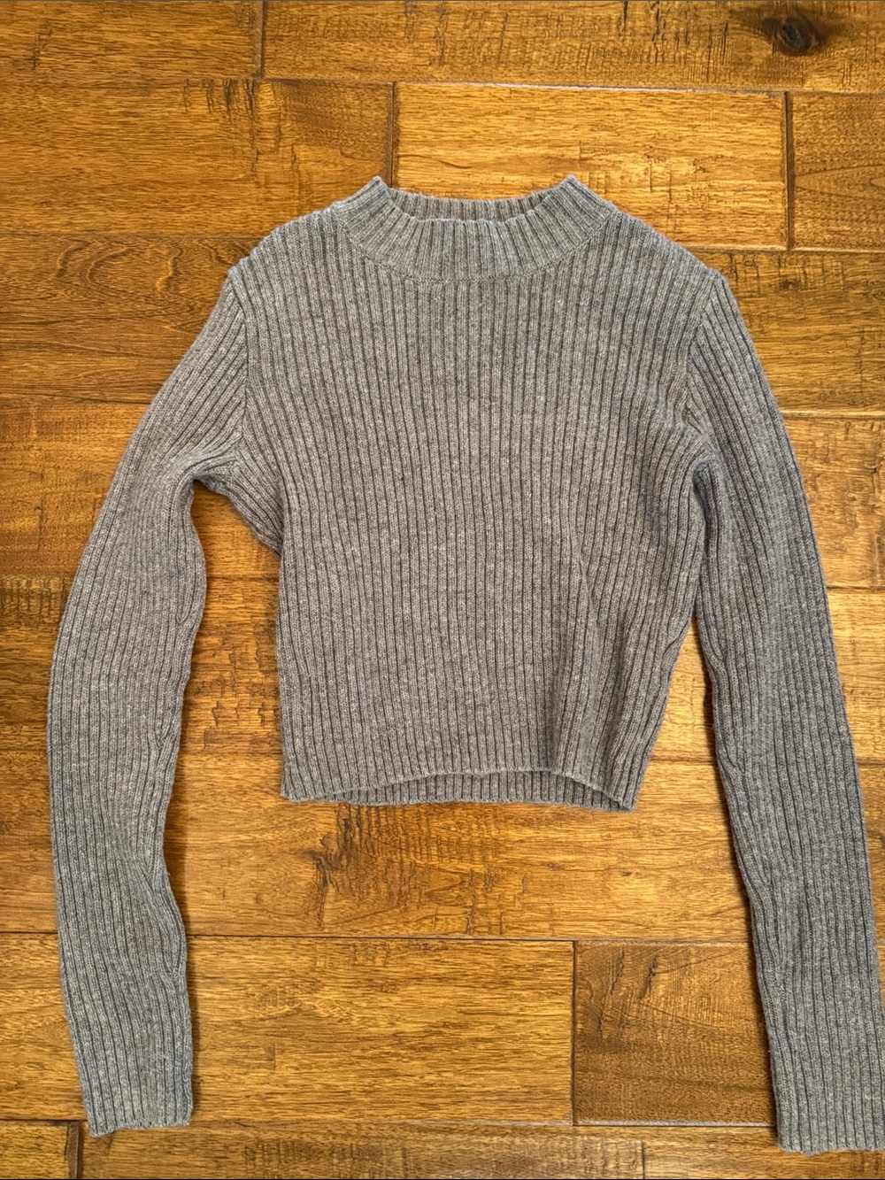 Brandy Melville Heather Gray Ribbed Crew Sweater